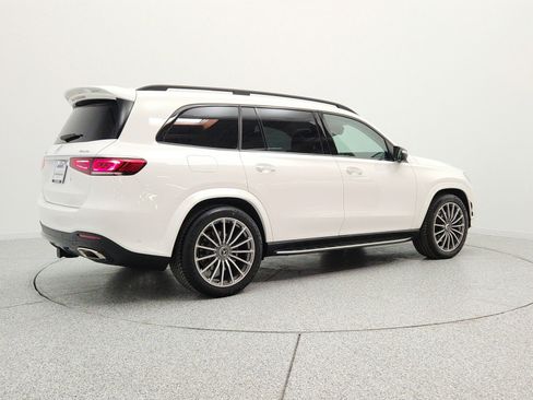 Used 2023 Mercedes-Benz GLS 580 4MATIC image 5