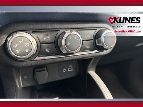 Used 2025 Nissan Versa SV image 26