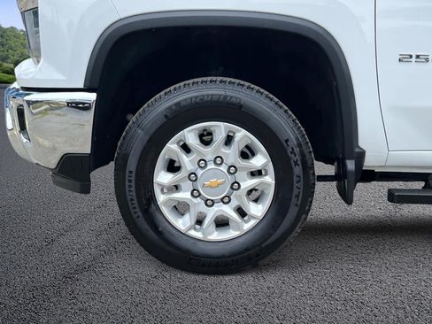 Certified 2025 Chevrolet Silverado 2500 LT w/ Safety Package AWD/4WD image 11