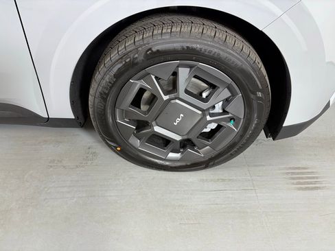 New 2026 Kia Carnival EX image 10