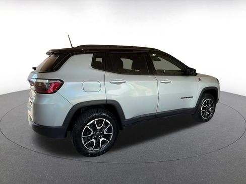 Used 2025 Jeep Compass Trailhawk AWD/4WD image 14
