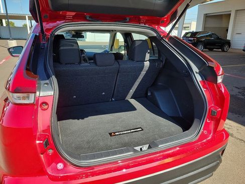 Used 2025 Mitsubishi Eclipse Cross ES image 6