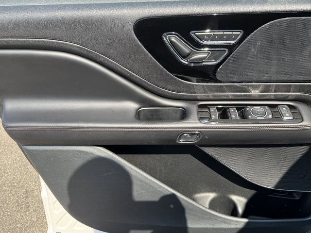 Used 2023 Lincoln Aviator AWD w/ Elements Package image 27