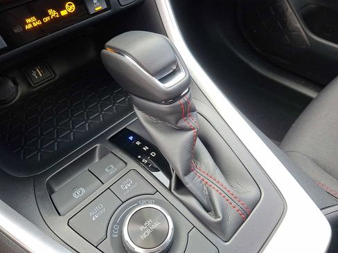 New 2025 Toyota RAV4 SE image 15