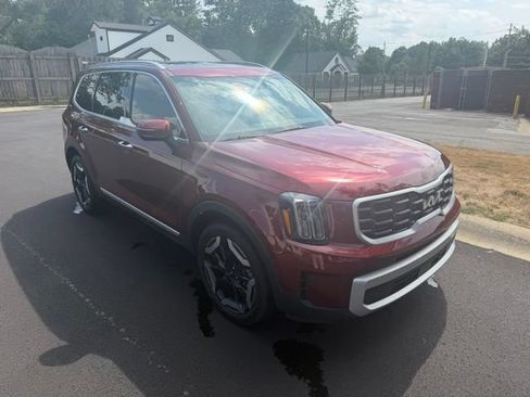 Certified 2024 Kia Telluride S w/ S Sunroof Package FWD image 2