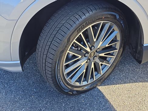 Used 2023 Audi Q3 2.0T Premium w/ Black Optic Package image 32