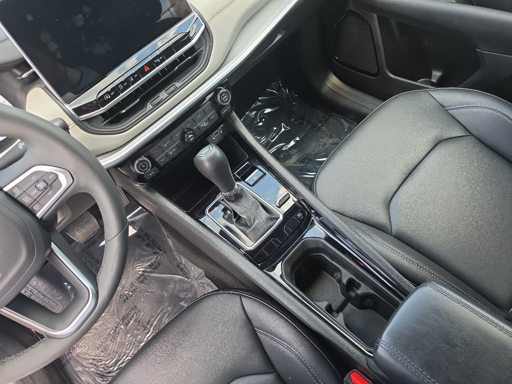 Used 2025 Jeep Compass Limited AWD/4WD image 10