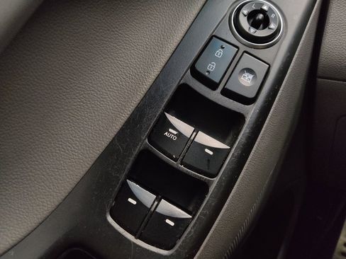 Used 2014 Hyundai Elantra Sport FWD image 28