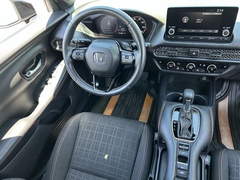 Used 2025 Honda HR-V Sport image 12