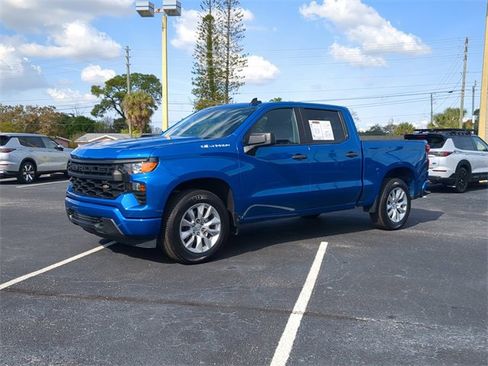 Used 2023 Chevrolet Silverado 1500 Custom image 2