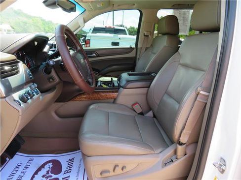 Used 2016 Chevrolet Suburban LTZ image 3