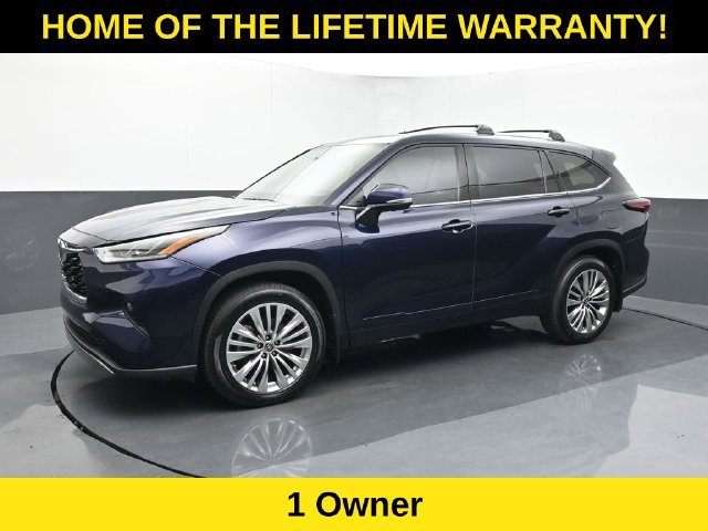Used 2025 Toyota Highlander Platinum AWD/4WD image 2
