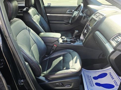 Used 2018 Ford Explorer Sport image 17