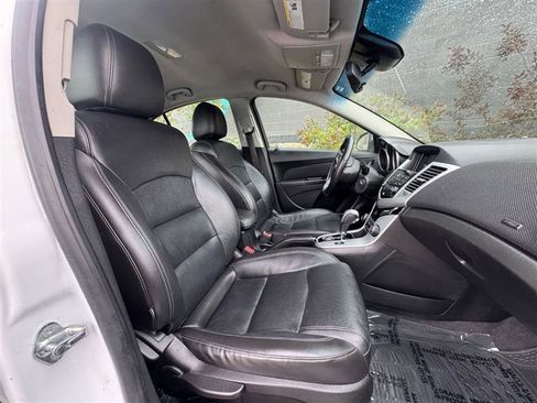 Used 2013 Chevrolet Cruze LT image 11