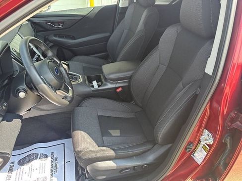 Used 2025 Subaru Outback Premium AWD/4WD image 4