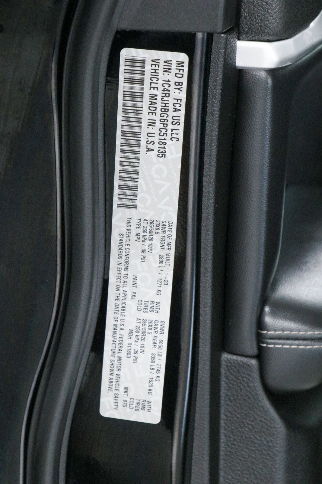 Used 2023 Jeep Grand Cherokee Limited w/ Black Appearance Package AWD/4WD image 29