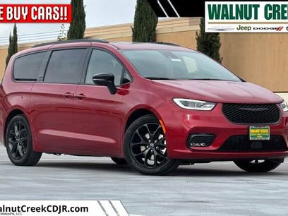 New 2026 Chrysler Pacifica Limited