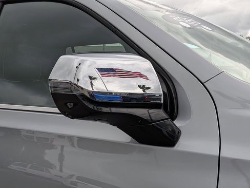 Certified 2025 Chevrolet Tahoe Premier RWD image 11