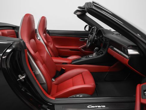 Certified 2017 Porsche 911 Carrera RWD image 26