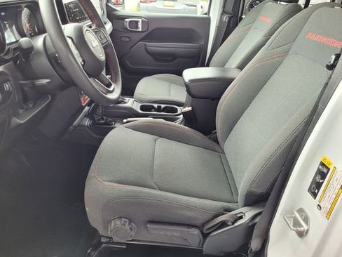 Certified 2025 Jeep Wrangler Rubicon image 16