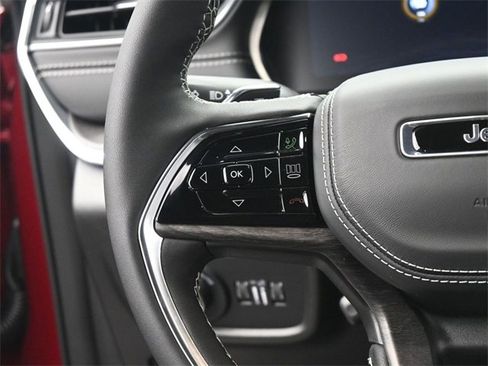 New 2025 Jeep Grand Cherokee L Overland w/ Trailer Tow Package image 32