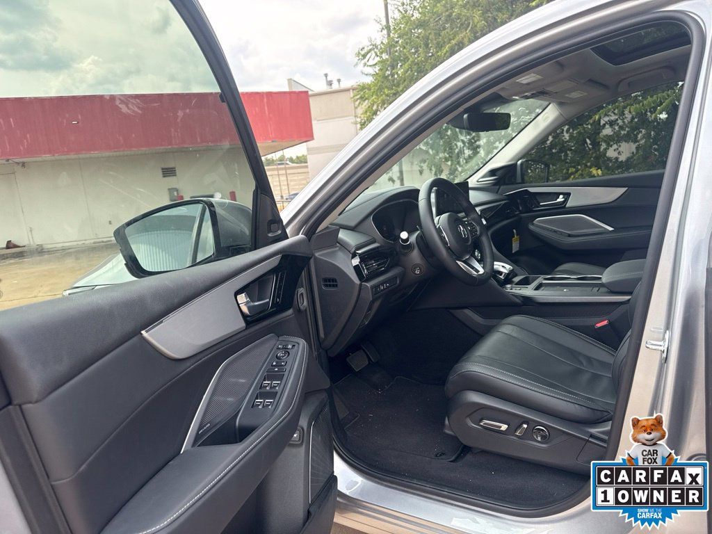 Used 2026 Acura MDX w/ Technology Package FWD image 9