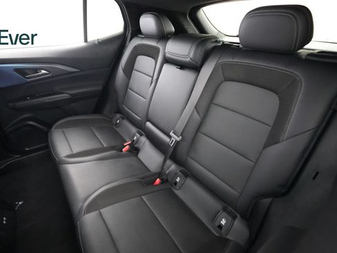 Used 2024 Chevrolet Equinox EV LT FWD image 24