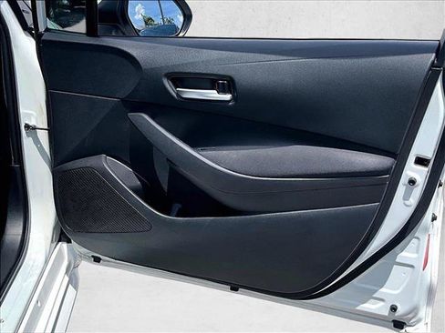 Used 2021 Toyota Corolla LE FWD image 19