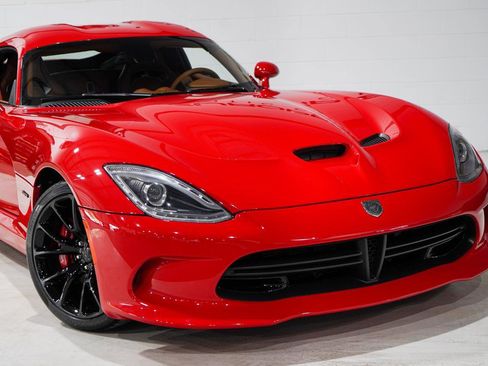 Used 2013 SRT Viper GTS w/ GTS Laguna Interior Pkg image 24