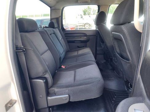 Used 2011 Chevrolet Silverado 2500 LT w/ Interior Plus Package AWD/4WD image 17