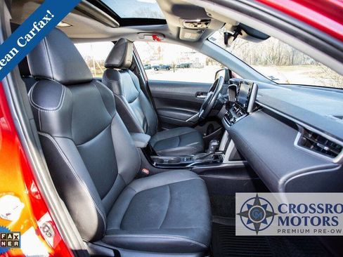 Used 2022 Toyota Corolla Cross XLE w/ Convenience Package image 26