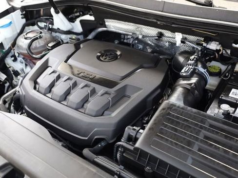 Used 2023 Volkswagen Tiguan SE FWD image 11