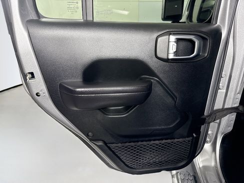 Used 2018 Jeep Wrangler Unlimited Sport S image 26