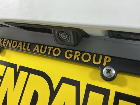 Used 2016 Volkswagen Touareg VR6 AWD/4WD image 9