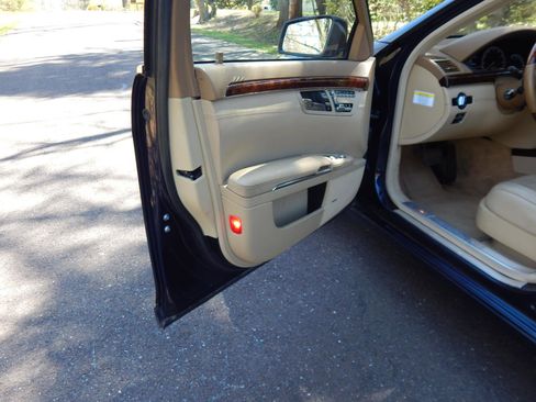 Used 2012 Mercedes-Benz S 550 4MATIC image 9