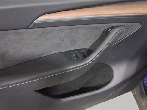 Used 2024 Tesla Model Y Performance image 24