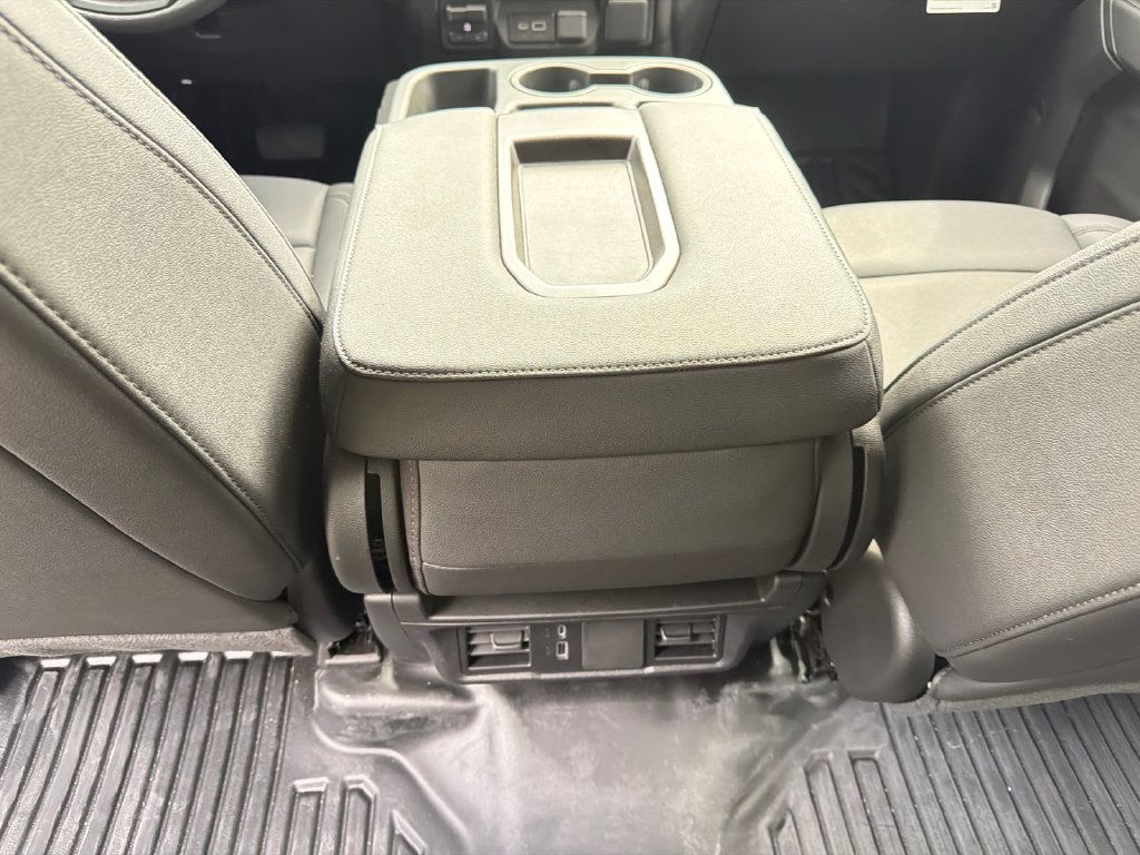 Used 2025 GMC Sierra 2500 Pro AWD/4WD image 26