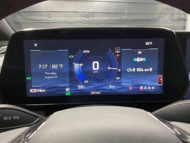 Used 2025 Chevrolet Equinox EV RS AWD/4WD image 18