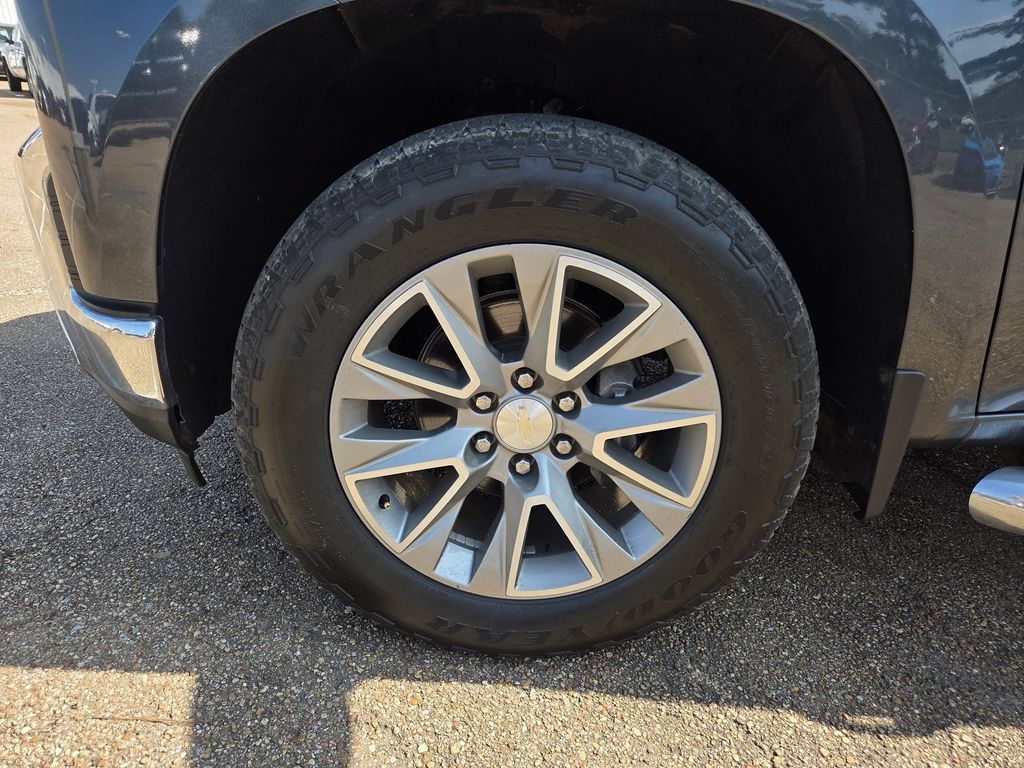 Used 2019 Chevrolet Silverado 1500 LTZ w/ LTZ Plus Package AWD/4WD image 27