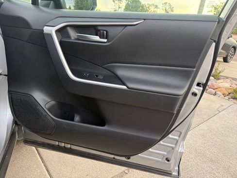 Used 2025 Toyota RAV4 XLE AWD/4WD image 27