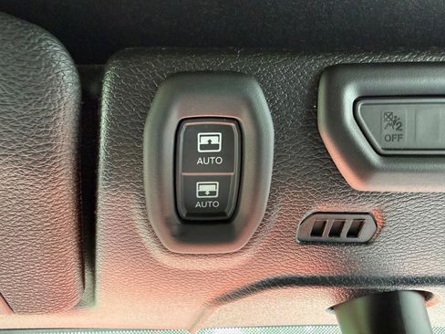 Used 2023 Jeep Wrangler Unlimited Sport AWD/4WD image 28