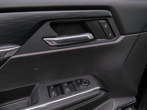 New 2025 GMC Acadia Elevation image 12