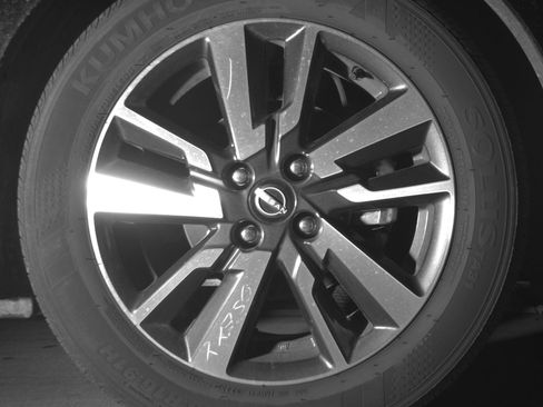 Used 2025 Nissan Versa SV image 13