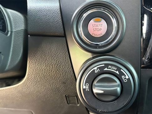 Used 2024 Nissan Titan PRO-4X w/ Pro-4x Convenience Package AWD/4WD image 23
