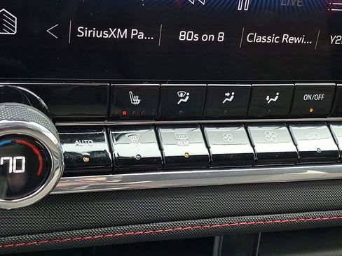 Used 2024 Chevrolet Colorado Z71 w/ Z71 Convenience Package 2 image 24