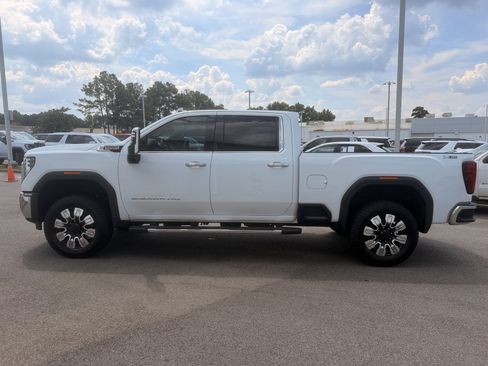Used 2024 GMC Sierra 2500 SLT w/ SLT Premium Package AWD/4WD image 9