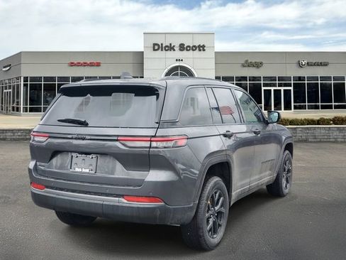 New 2026 Jeep Grand Cherokee Laredo image 5