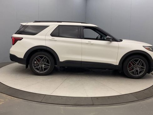 Used 2025 Ford Explorer ST w/ Sun And Sound Package AWD/4WD image 6