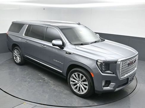 Used 2022 GMC Yukon XL Denali w/ Denali Premium Package image 48