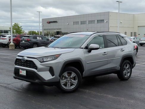 Certified 2022 Toyota RAV4 LE AWD/4WD image 2